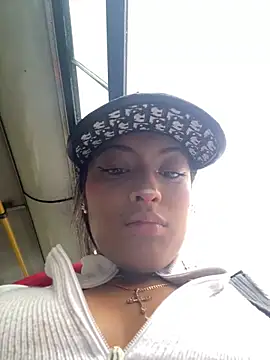 vaness weet online show from 12/22/25, 07:22