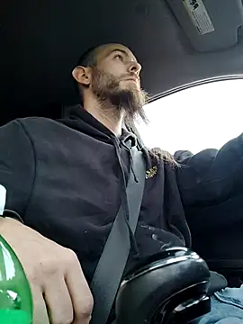 Snapshot of JohnnyFaster chatting on 10/13/25, 11:43 JohnnyFaster online show from 10/13/25, 11:43