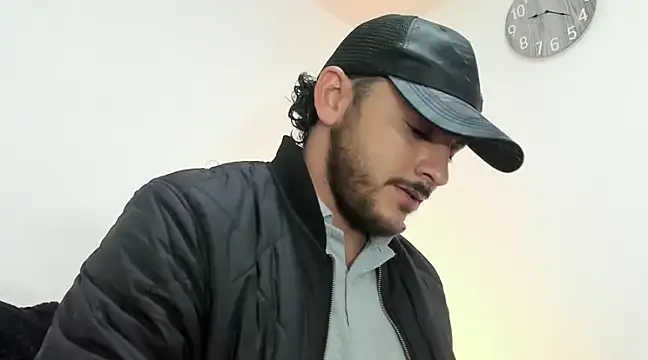 tuyo1995 online show from 01/09/25, 02:22