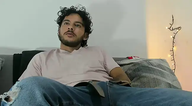 tuyo1995 online show from 01/12/25, 01:21