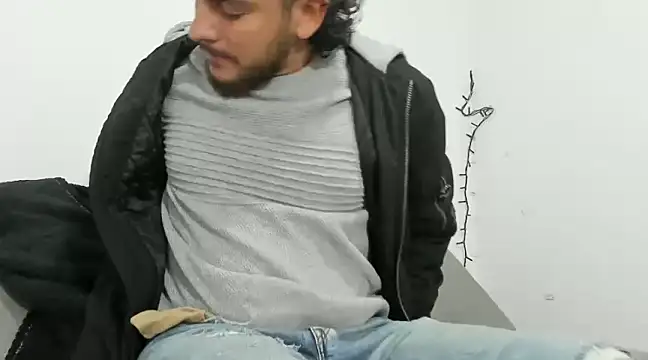 tuyo1995 online show from 02/13/25, 08:03