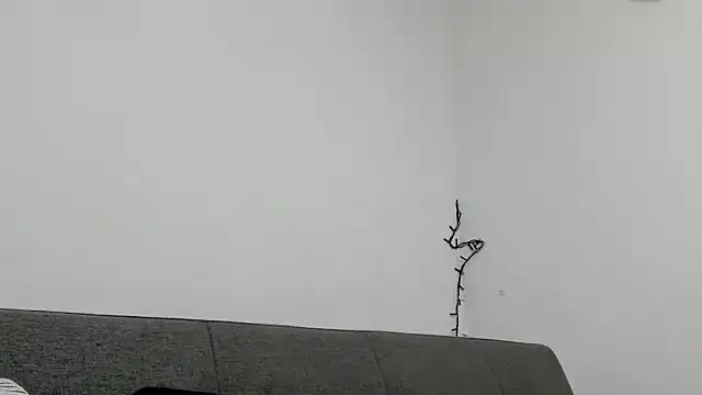 tuyo1995 online show from 02/18/25, 02:59