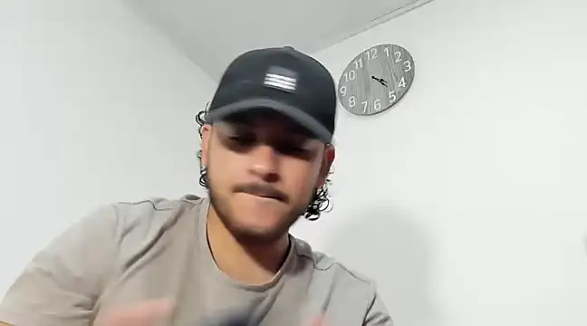 tuyo1995 online show from 03/17/25, 09:23