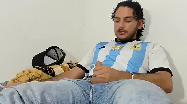 tuyo1995 online show from 03/18/25, 12:27