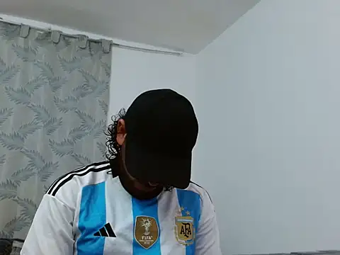 tuyo1995 online show from 09/21/25, 04:47