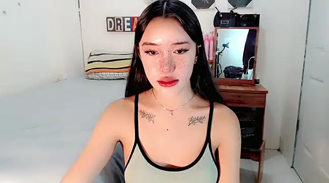 wiggle nibble online show from 01/13/25, 01:39