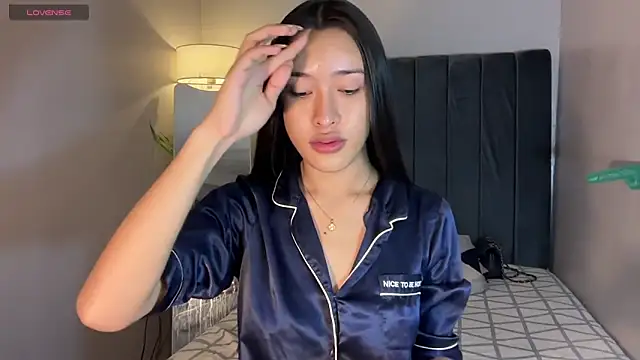 wiggle nibble online show from 12/16/25, 06:46