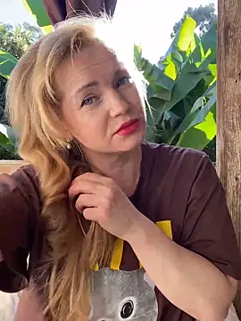 Lady  Maria online show from 11/20/25, 10:15