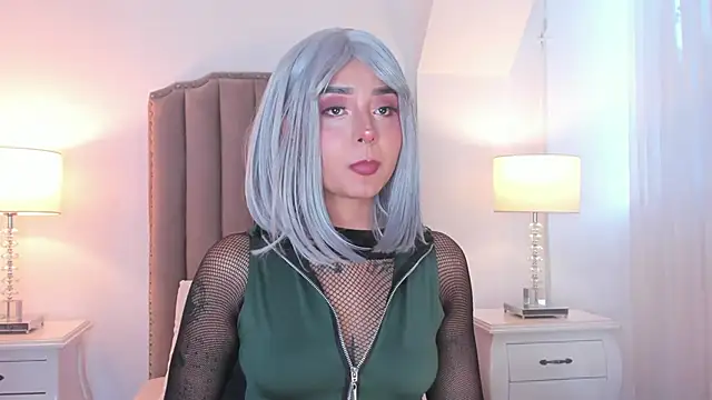 Emma Torres   online show from 03/03/26, 12:00