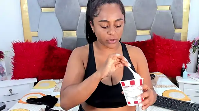 BellaKarla online show from 01/24/25, 11:12