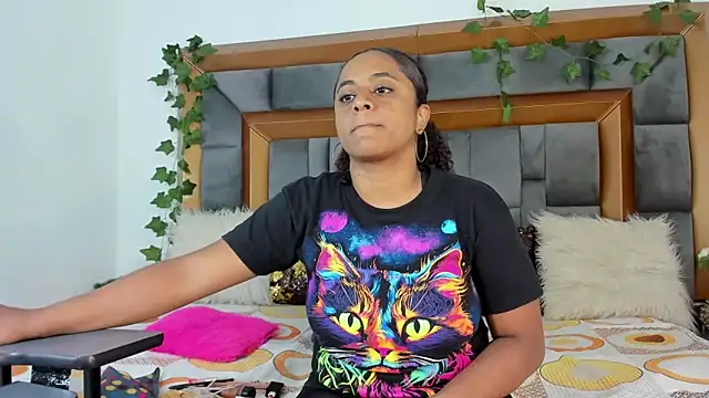 BellaKarla online show from 03/08/25, 01:57