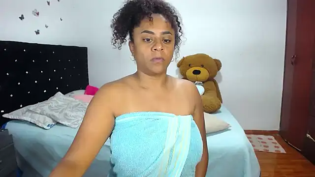 BellaKarla online show from 11/08/25, 02:06