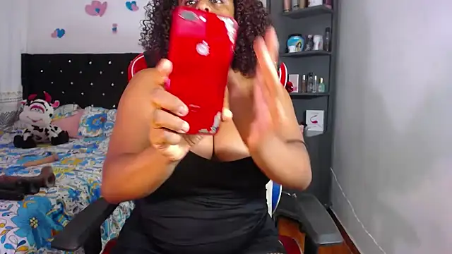 BellaKarla online show from 05/15/26, 11:45