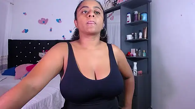 BellaKarla online show from 05/27/26, 08:17