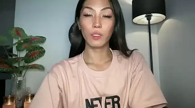 Bella Gordon online show from 02/08/25, 12:17