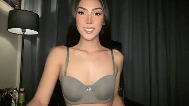 Bella Gordon online show from 09/13/25, 01:00