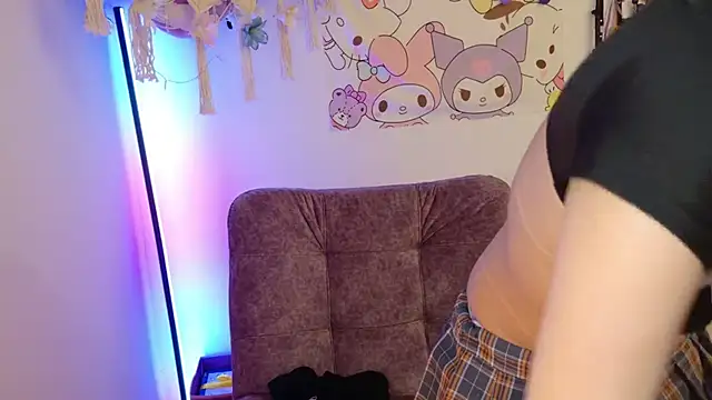 Snapshot of Loving_Ema_1 chatting on 02/24/26, 08:40 Loving Ema 1 online show from 02/24/26, 08:40