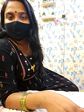 Snapshot of Queen_Anushka69 chatting on 02/16/25, 06:43 Queen Anushka69 online show from 02/16/25, 06:43