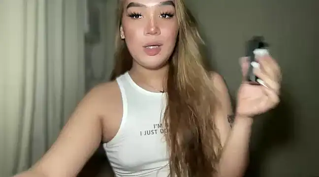 Snapshot of MissCataleyaxxx chatting on 12/21/24, 02:30 MissCataleyaxxx online show from 12/21/24, 02:30