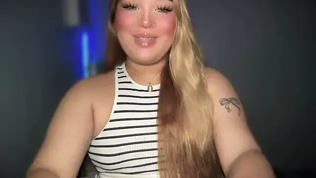 Snapshot of MissCataleyaxxx chatting on 09/14/25, 12:04 MissCataleyaxxx online show from 09/14/25, 12:04