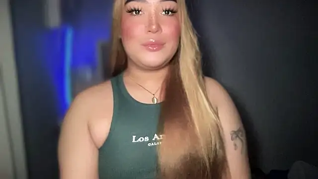 Snapshot of MissCataleyaxxx chatting on 09/23/25, 01:08 MissCataleyaxxx online show from 09/23/25, 01:08