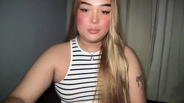 Snapshot of MissCataleyaxxx chatting on 10/02/25, 12:50 MissCataleyaxxx online show from 10/02/25, 12:50