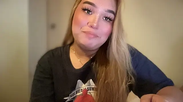 Snapshot of MissCataleyaxxx chatting on 10/26/25, 08:42 MissCataleyaxxx online show from 10/26/25, 08:42