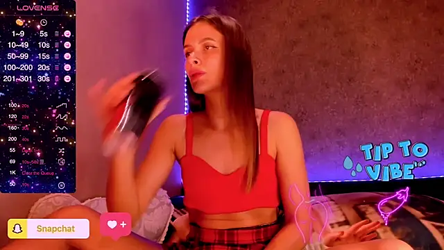 Snapshot of madina_taher chatting on 12/16/24, 10:13 madina taher online show from 12/16/24, 10:13