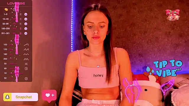 Snapshot of madina_taher chatting on 12/25/24, 10:48 madina taher online show from 12/25/24, 10:48