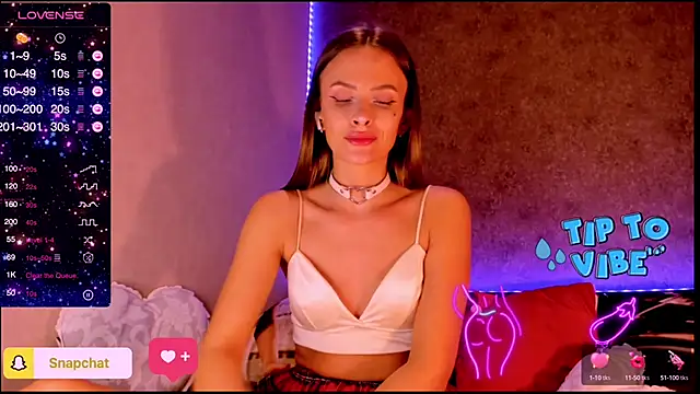 Snapshot of madina_taher chatting on 02/13/25, 08:13 madina taher online show from 02/13/25, 08:13