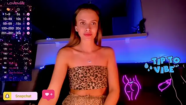 Snapshot of madina_taher chatting on 02/20/25, 11:10 madina taher online show from 02/20/25, 11:10