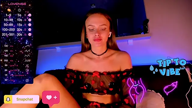 Snapshot of madina_taher chatting on 02/21/25, 11:21 madina taher online show from 02/21/25, 11:21