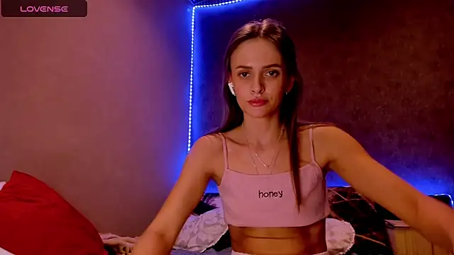 Snapshot of madina_taher chatting on 03/07/25, 08:22 madina taher online show from 03/07/25, 08:22