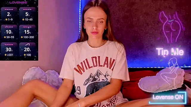 Snapshot of madina_taher chatting on 03/13/25, 12:16 madina taher online show from 03/13/25, 12:16