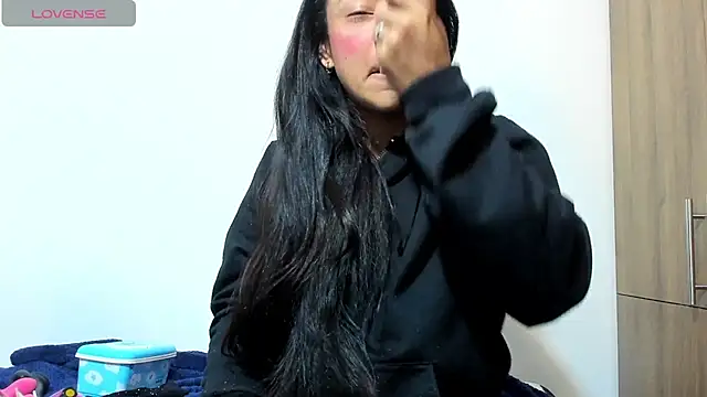 Bessie32 online show from 12/02/25, 10:20