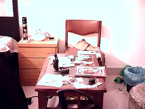 aksxi1 online show from 10/27/25, 04:22