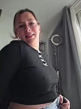 Snapshot of Amai_Live chatting on 05/05/26, 04:26 Amai Live online show from 05/05/26, 04:26