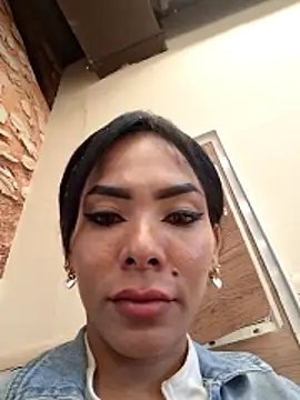 Doll Loren online show from 11/17/25, 02:34