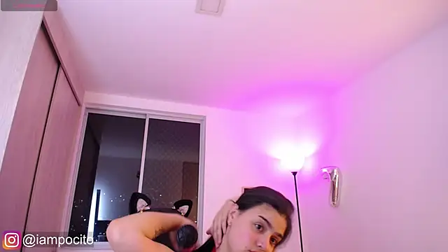 Snapshot of pocitox chatting on 01/11/25, 02:52 pocitox online show from 01/11/25, 02:52
