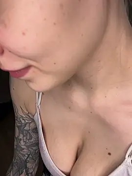  D Love  online show from 12/26/24, 04:04