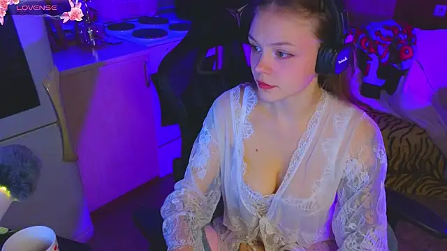  D Love  online show from 11/02/25, 12:07