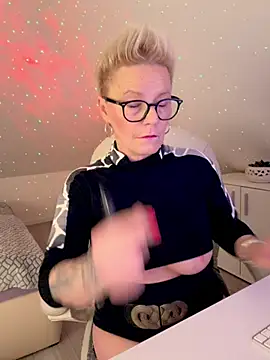 German Milf online show from 02/14/26, 01:41