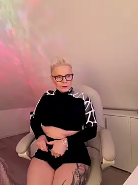 German Milf online show from 03/16/26, 01:26