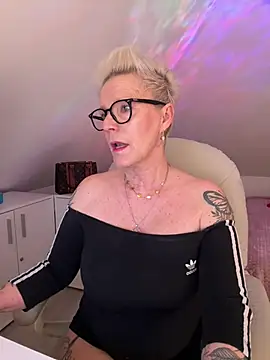 German Milf online show from 04/07/26, 12:49