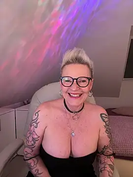Snapshot of German_Milf chatting on 04/22/26, 12:50 German Milf online show from 04/22/26, 12:50