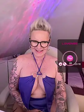 Snapshot of German_Milf chatting on 04/24/26, 01:13 German Milf online show from 04/24/26, 01:13