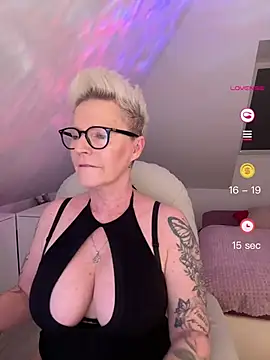 Snapshot of German_Milf chatting on 04/28/26, 12:43 German Milf online show from 04/28/26, 12:43