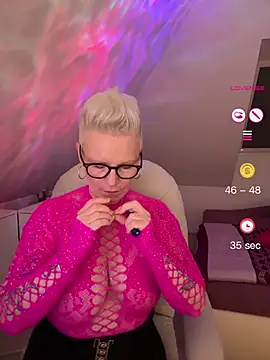 Snapshot of German_Milf chatting on 05/19/26, 12:55 German Milf online show from 05/19/26, 12:55