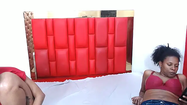 lizeth keilyn online show from 10/23/25, 02:49