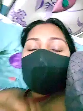 Shristiprakash0 online show from 11/18/25, 04:28